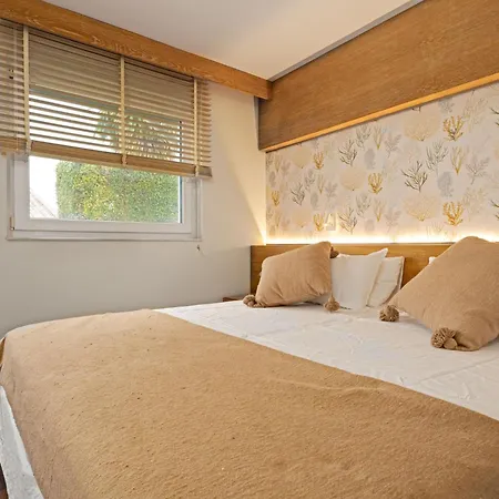 Madrugada- Beachside In Costabella By Interhome Marbella